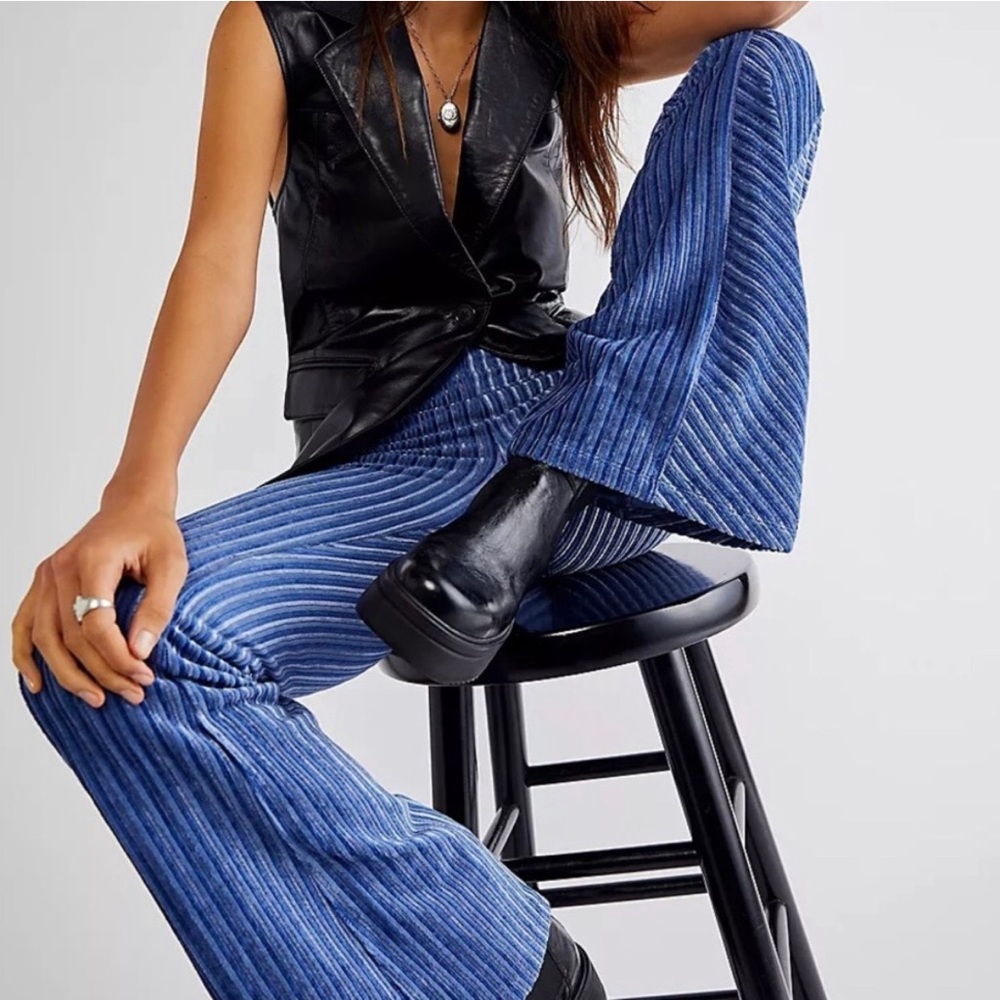 NWT Free People Slim Pull on Velvet Pants